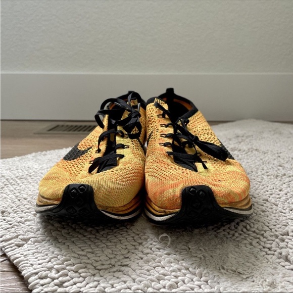 Nike Flyknit Racer - Picture 4 of 7